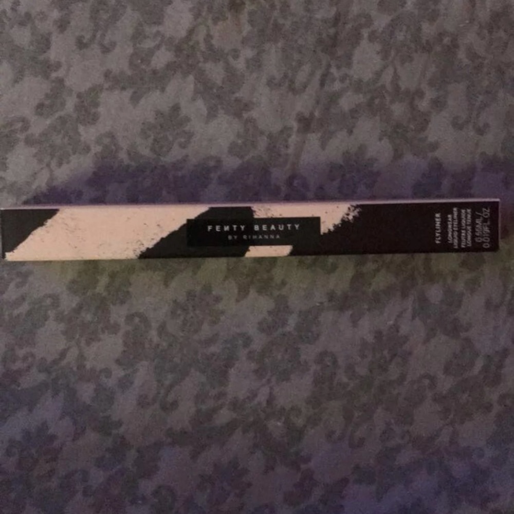 Fenty Beauty eyeliner
